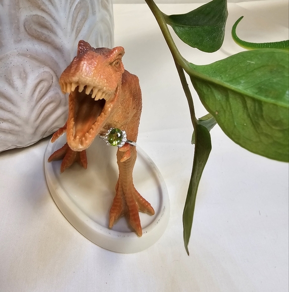 Sterling Silver Peridot Halo Ring | Size 7 | .925 Stamped | August Birthstone - Picture 2 of 5